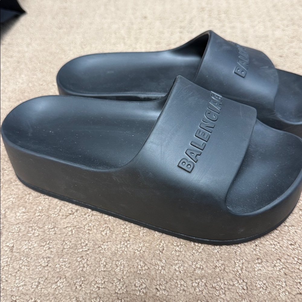 Balenciaga Matte Black Slides - Picture 7 of 7